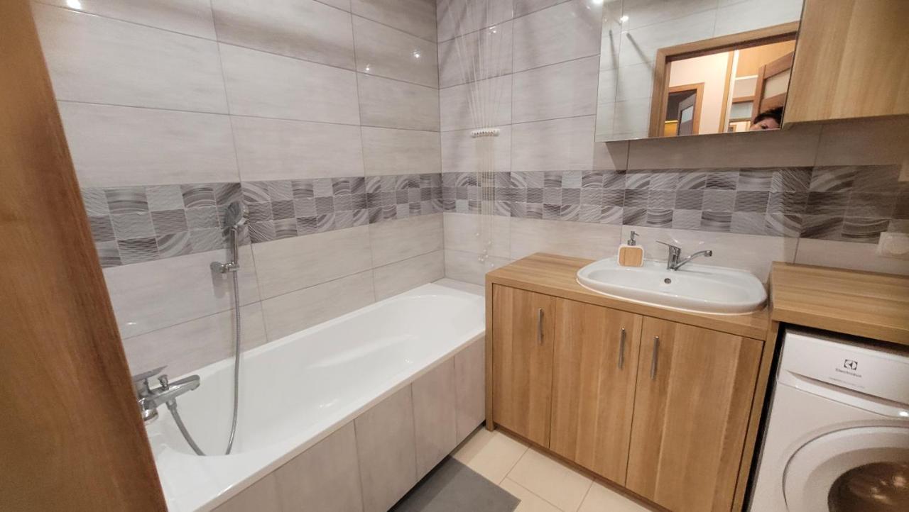 Queen Apartament Centrum Z Garazem Minsk Mazowiecki Ngoại thất bức ảnh