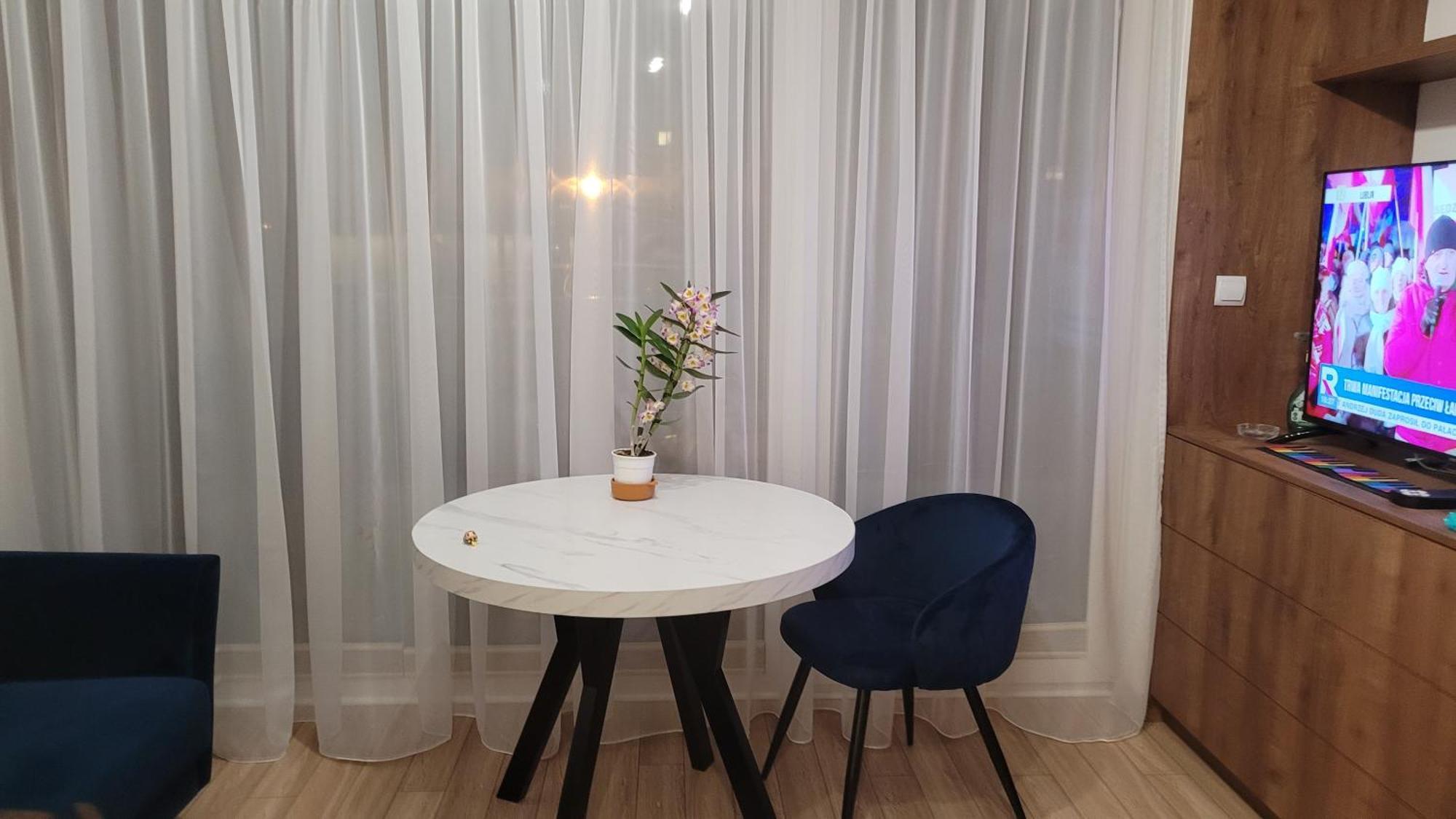 Queen Apartament Centrum Z Garazem Minsk Mazowiecki Ngoại thất bức ảnh